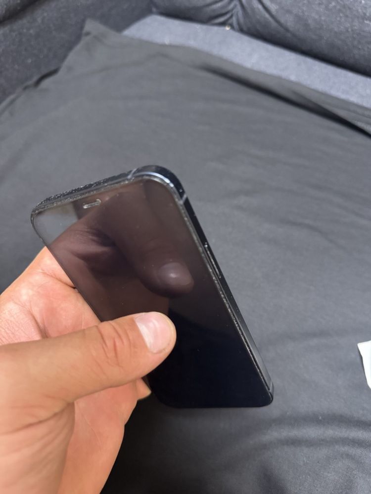 iPhone 12 на 128 гігабайт в ідеалі