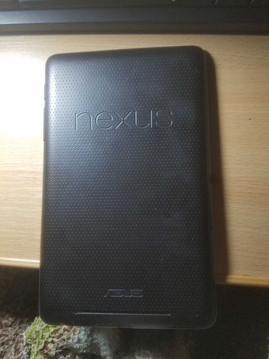 Продаю планшет NEXSUS 7 В хорошем состояние.