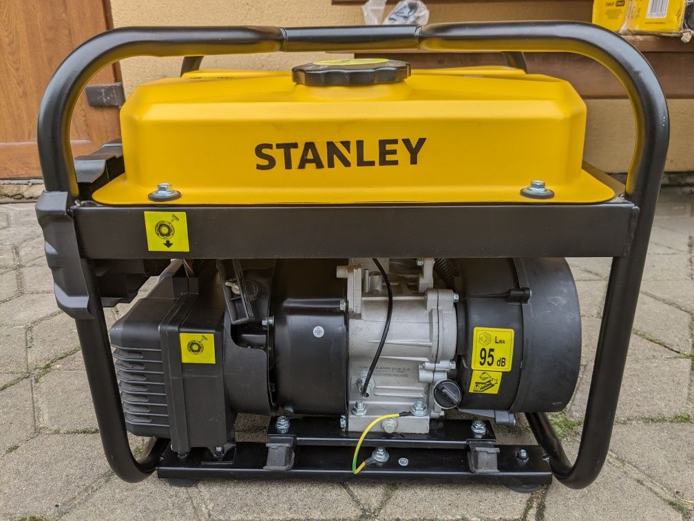 Інверторний бензо-генератор Stanley SIG 2000 2кВт