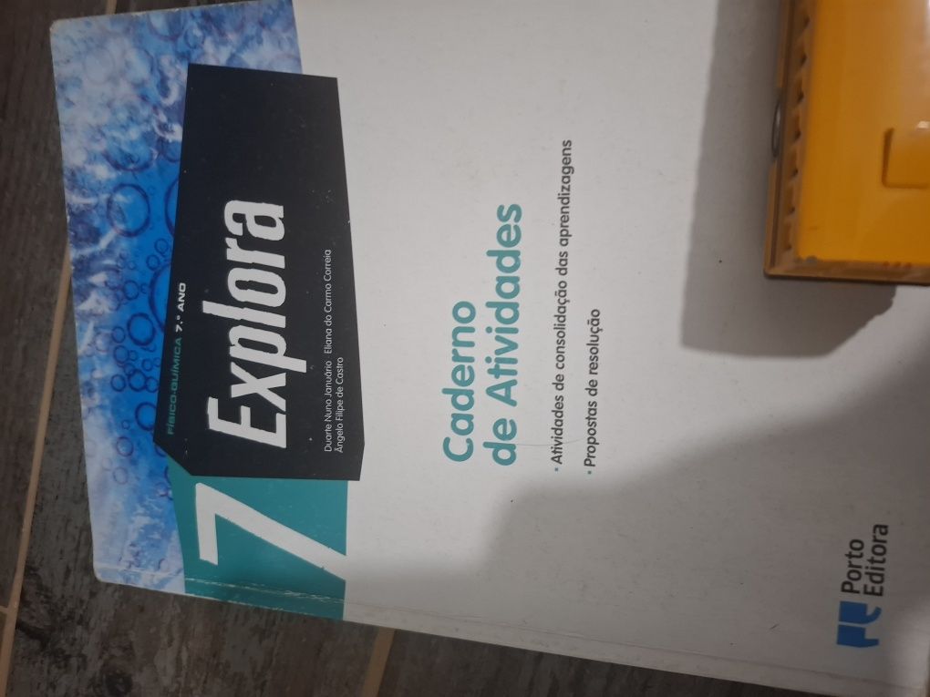 Manuais escolares
