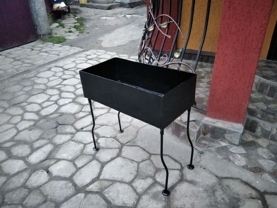 Мангал на 11 шампурів