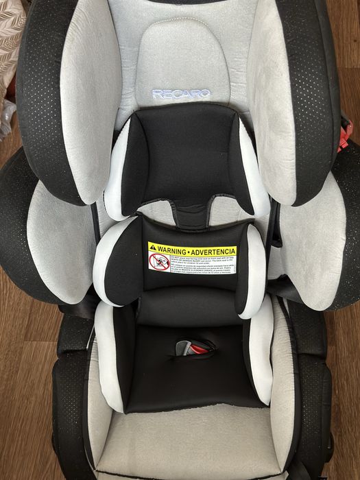 Дятяче автокрісло Recaro
