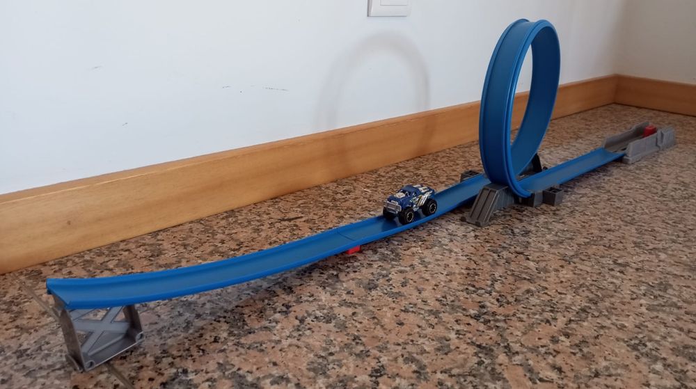 Pista de carros de brincar