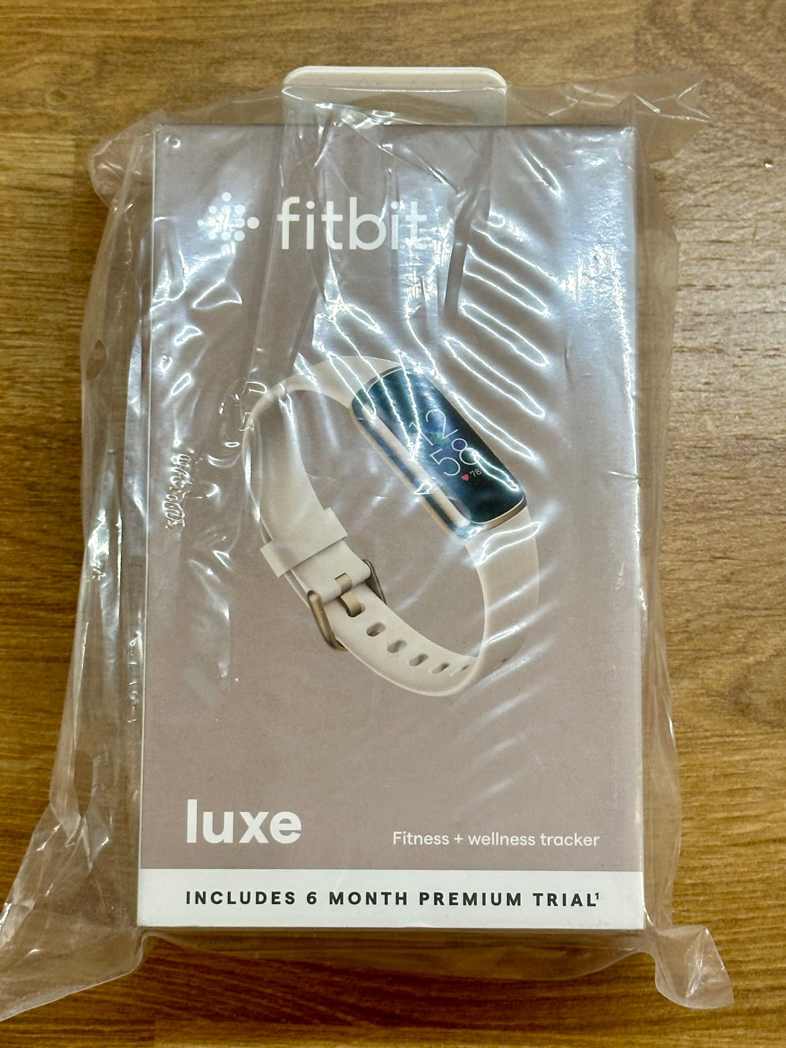 Fitbit Luxe złoty, biały pasek - NOWY, zaplombowany