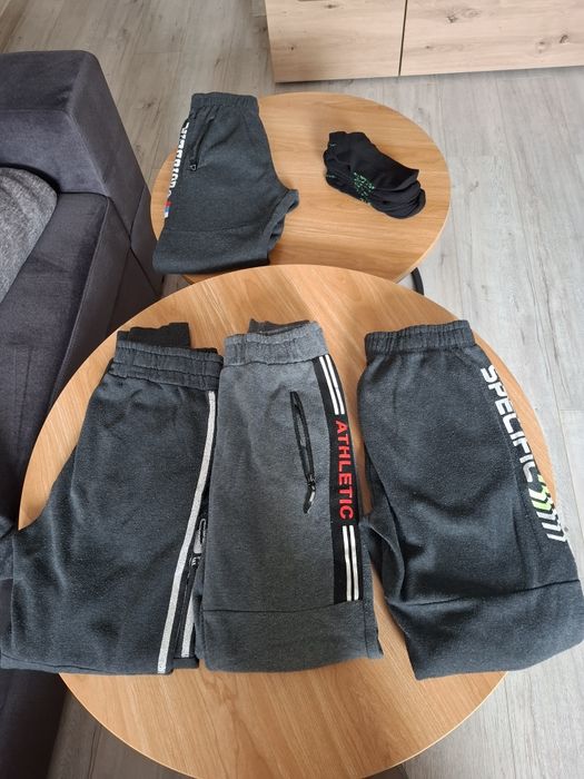 Sprzedam ubrania:kurtki,spodnie,bluzy,spodenki,koszulki i wiele więcej