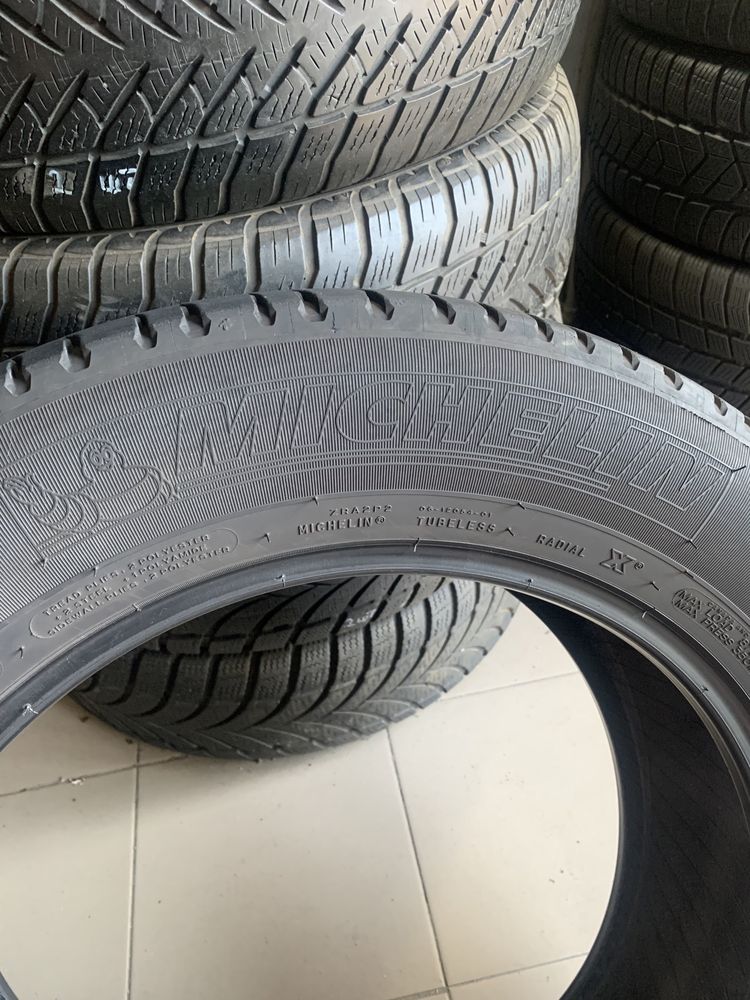 Комплект літніх шин 235/60/18 103V Michelin LATITUDE Sport 3