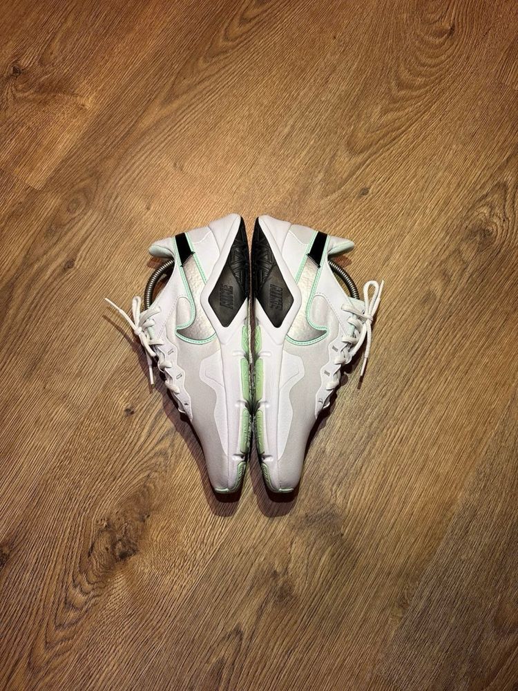 Кросівки Nike Legend Essential 2 White
