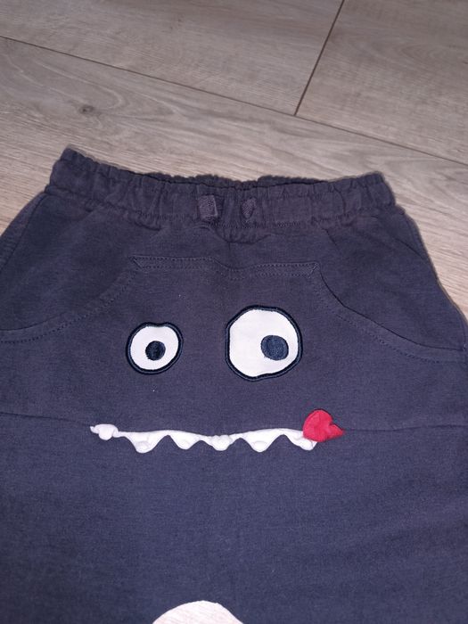 Spodnie dresowe Smyk r 98