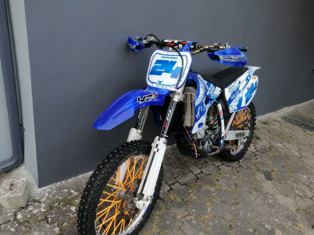 Vendo mota yamanha Yzf 250.