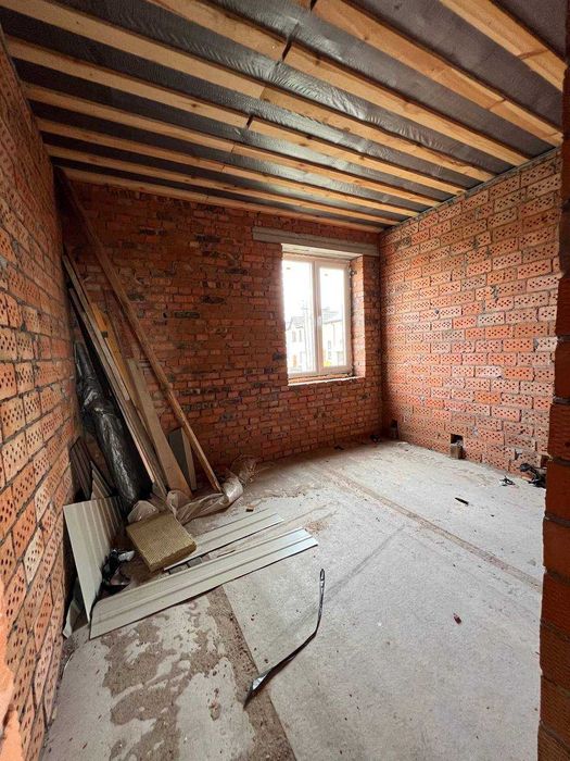 Продаж 2 поверхового будинку/ділянкою на 7 соток, 140 кв. м, 5 кімнат