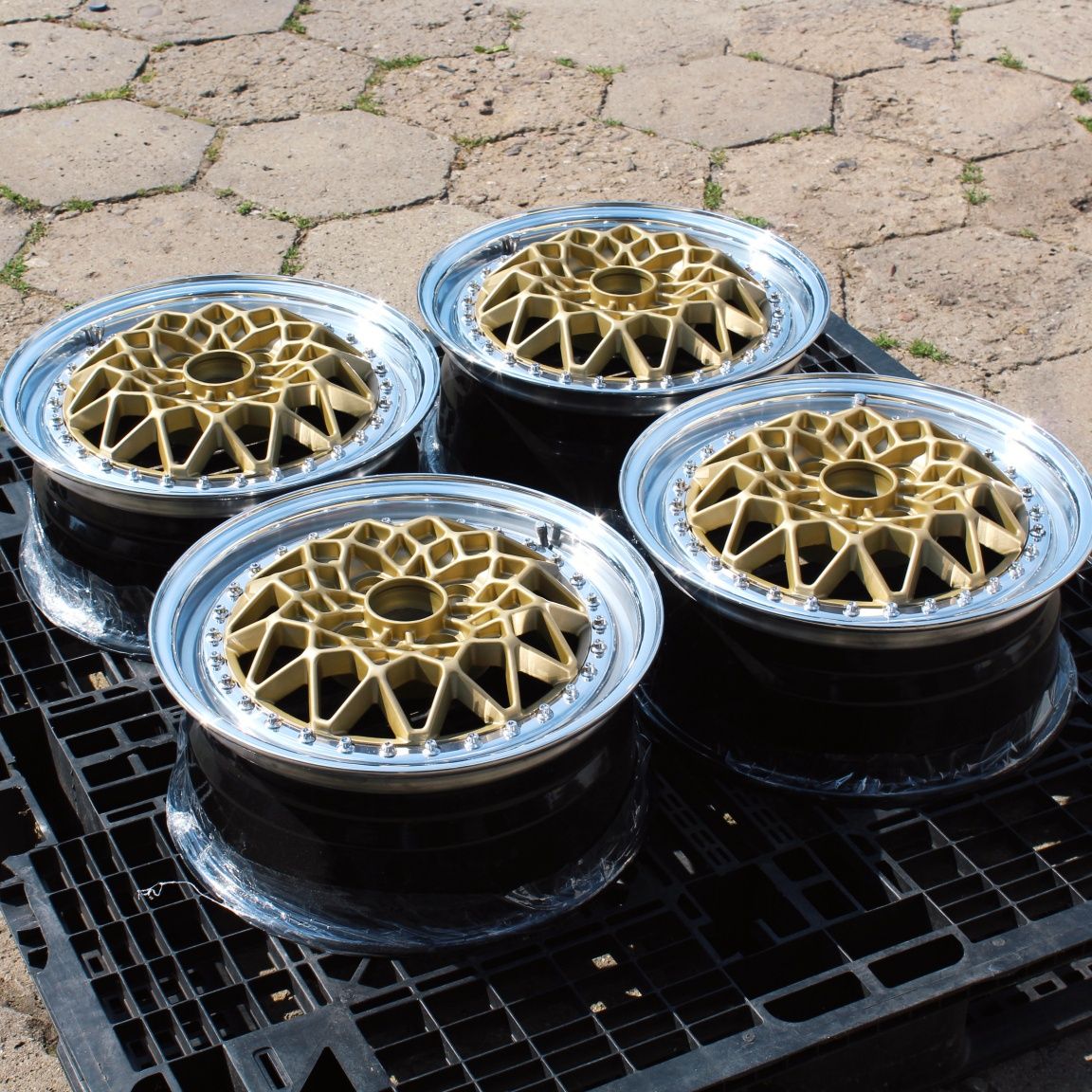 Sprzedam felgi FONDMETAL Custom 3tlg 4x100 15"