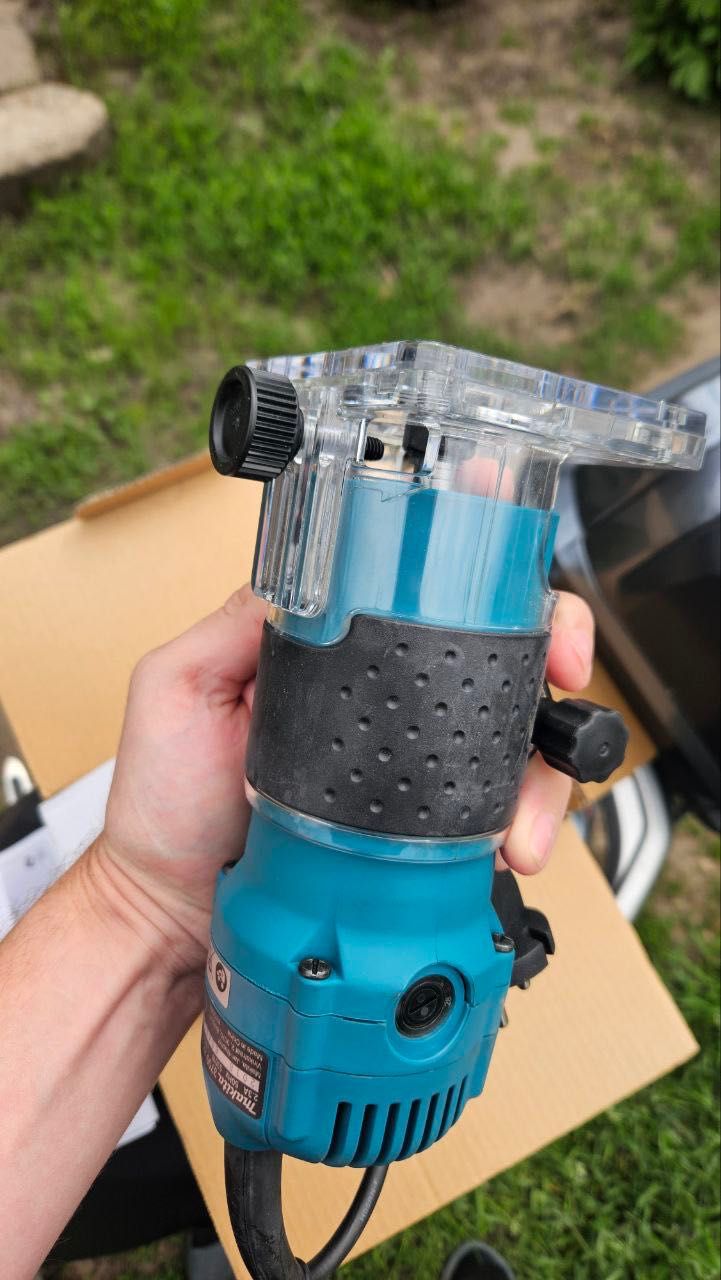 Ручной фрезер(триммер ) Makita
