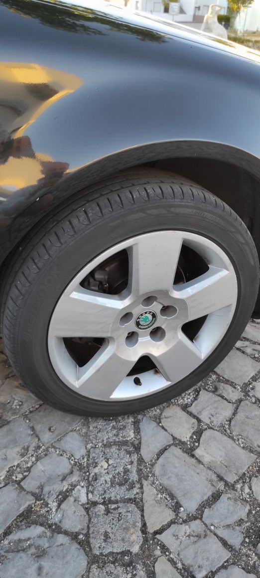 Skoda SuperB 2005