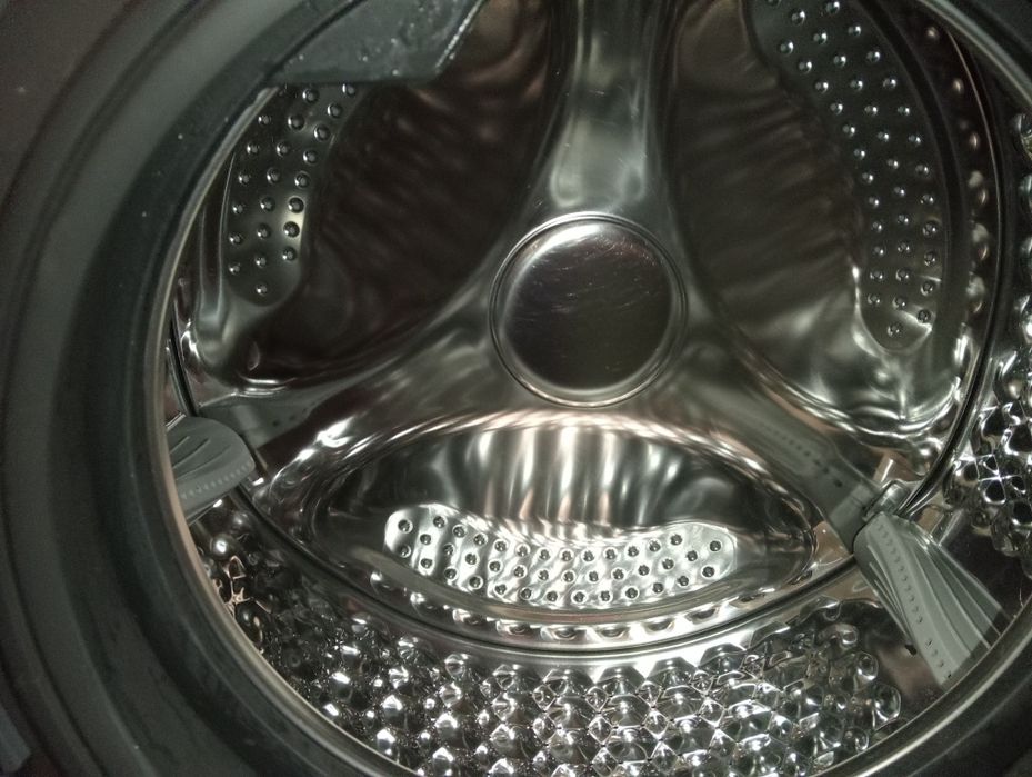 Майже нова пралка