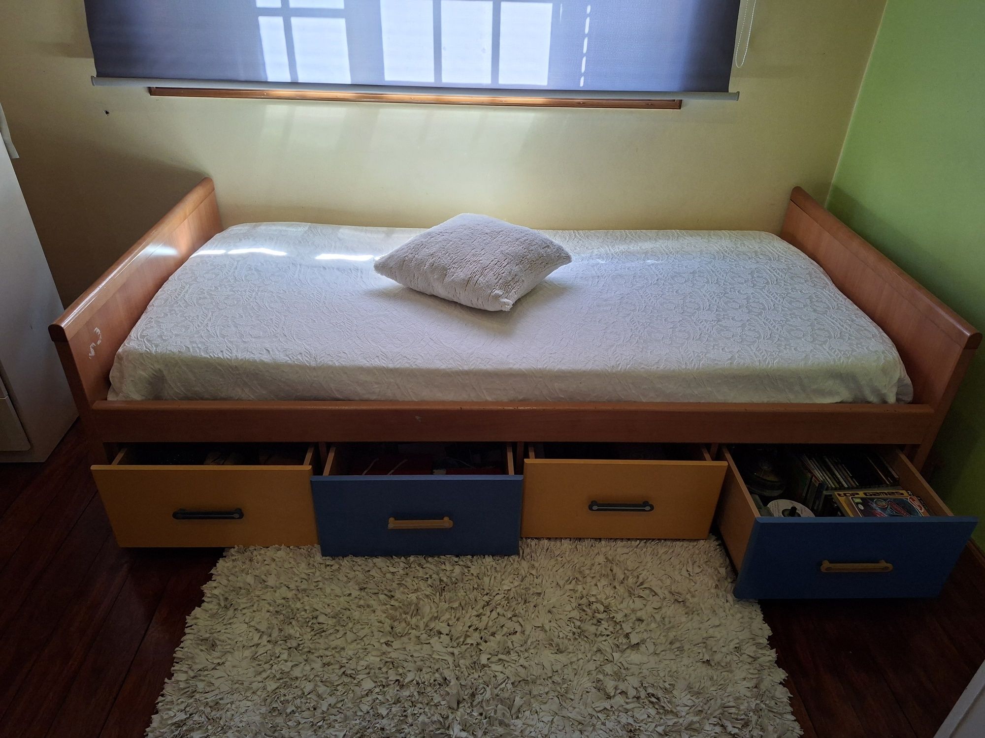 Cama de Solteiro com 4 gavetas