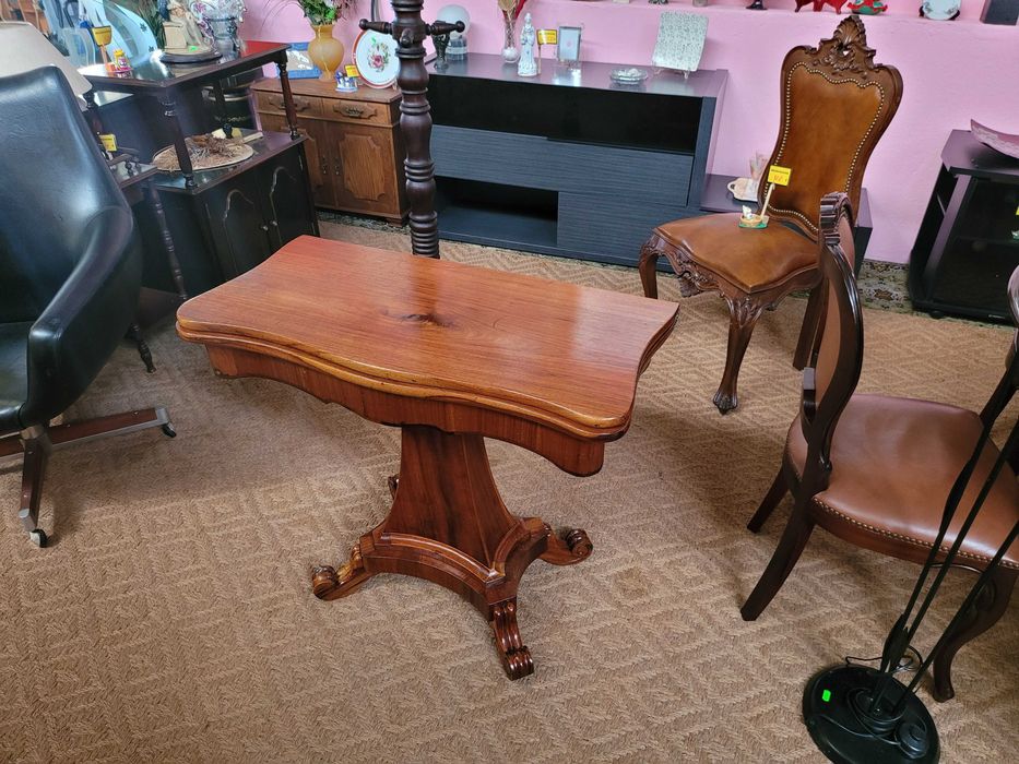 Mesa de jogo antiga totalmente restaurada