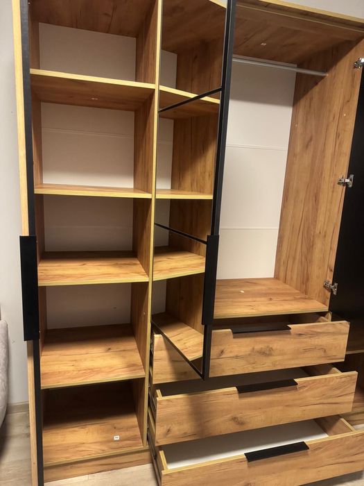 Szafa uchylna Sorento