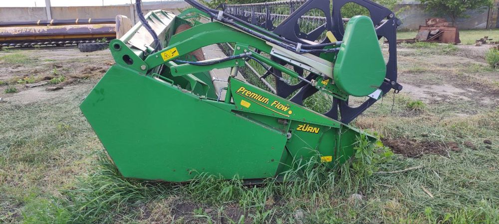 Жниварка John Deere 635 Premium Flow