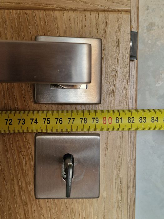 Drzwi wewnętrzne z ościeżnicą DRE Finea na otwór 80cm, plus klamki itd