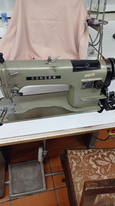 Máquina de costura Consew 230