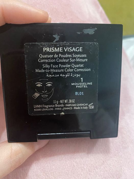 Givenchy prisme libre puder prasowany