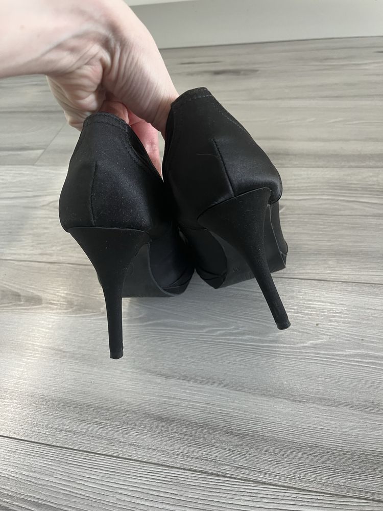 Graceland buty obcasy 39 kwiaty ozdobne