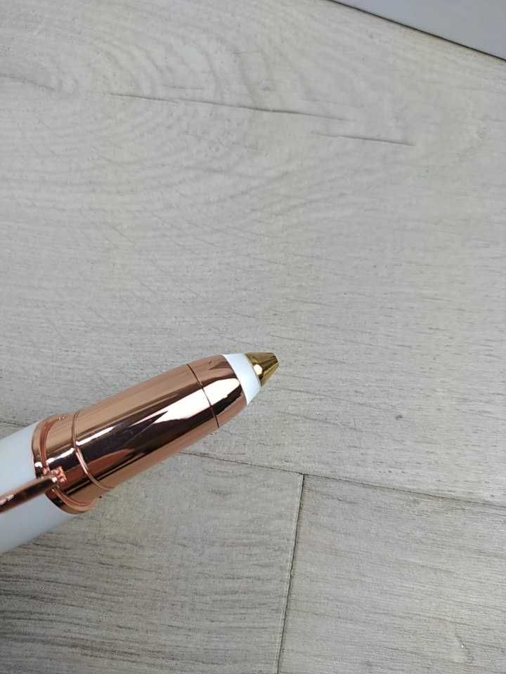 Finishing Touch Flawless Trymer do brwi OPIS