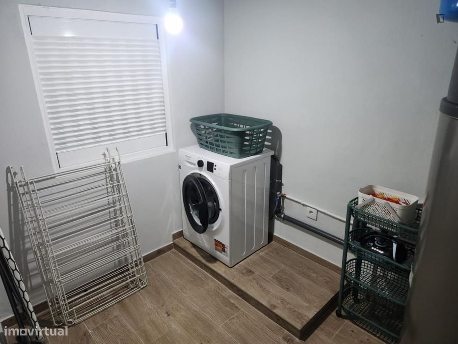 Quarto - localizado em Paranhos Porto