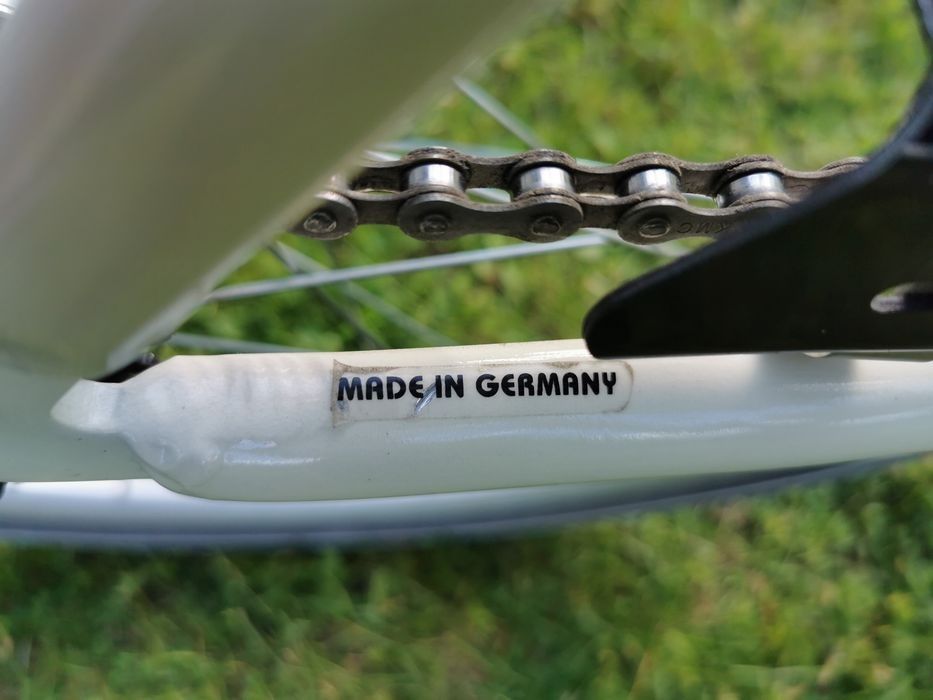Rower miejski GERMAN 28 cali z koszykiem kolor ecru