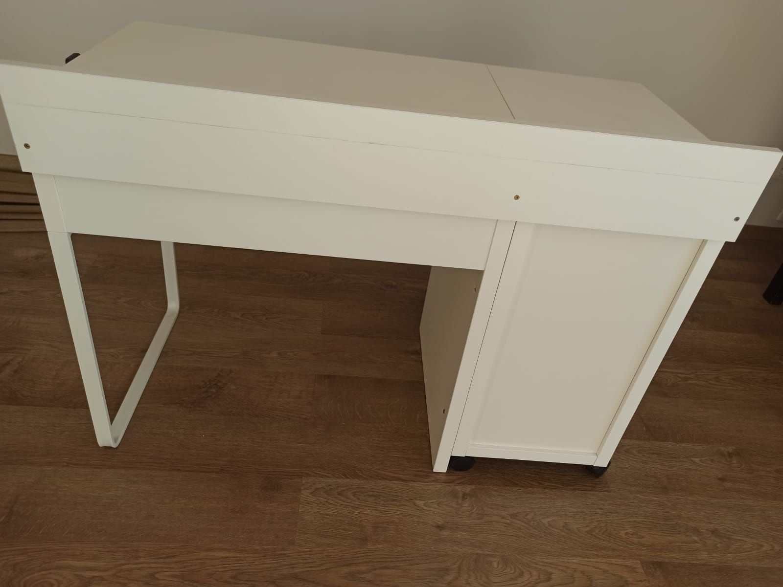 Biurko Ikea Mickie+ komoda Ikea Mickie