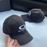 Czapka baseballowa Balenciaga z haftem i spranym wzorem
