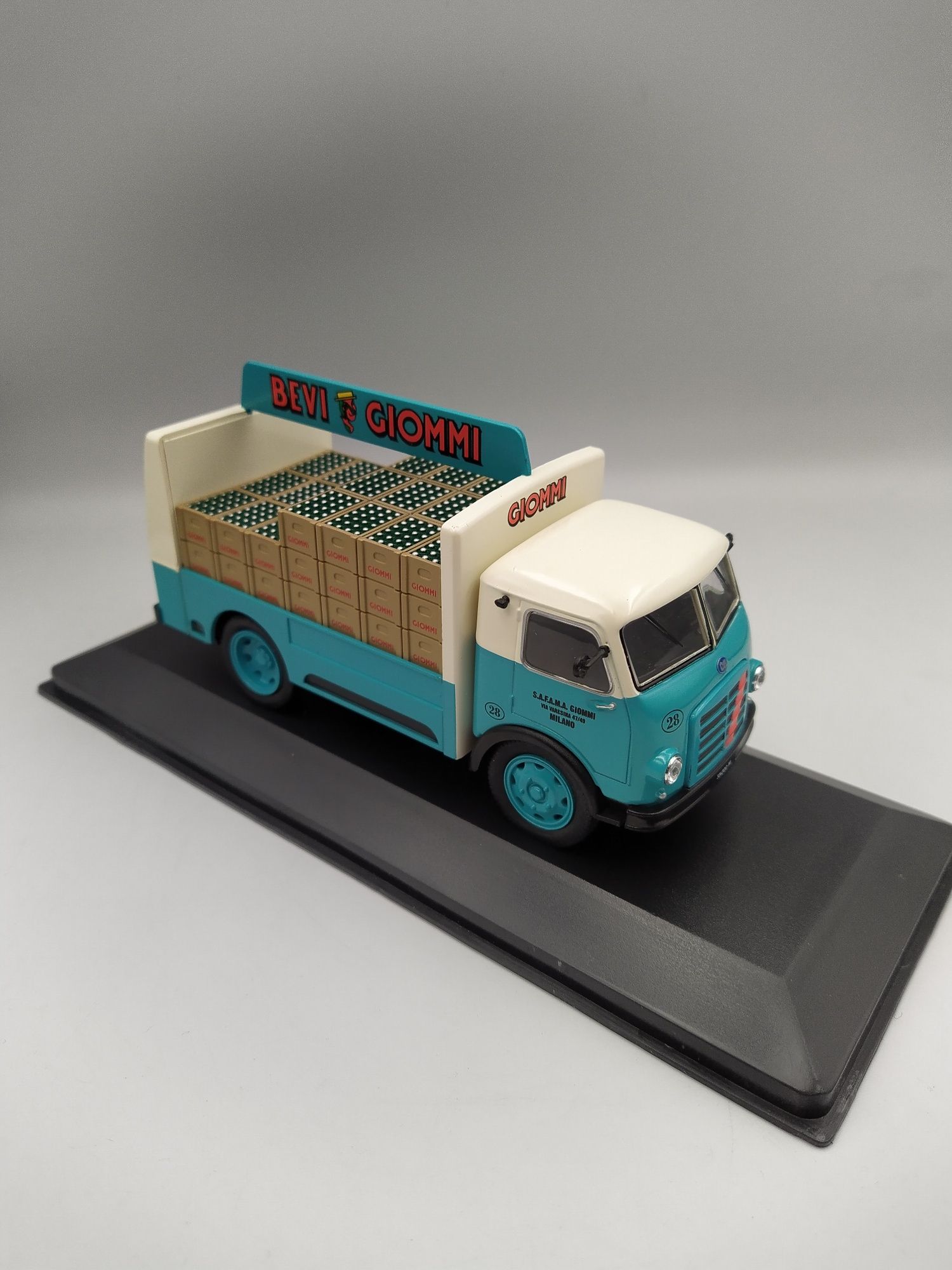 OM leoncinio Portabottiglie Giomi Eaglemoss Altaya 1:43