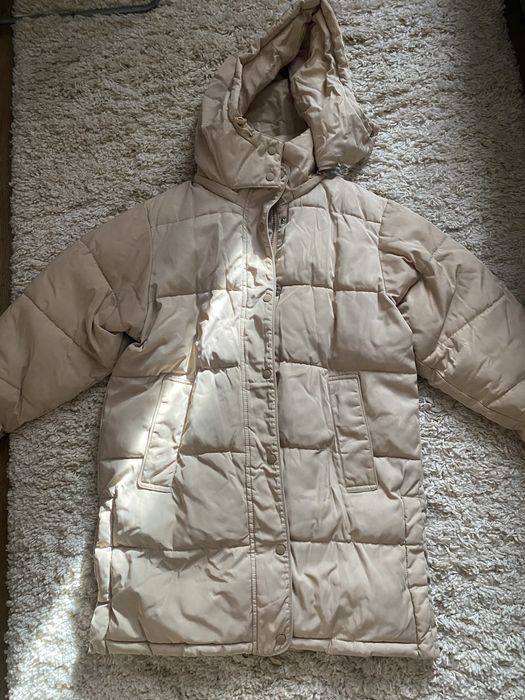 Пуховик жіночий довгий pull and bear