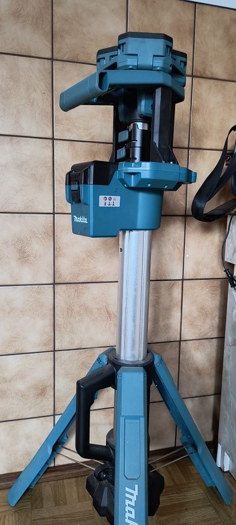 halogen Makita DLM 814- 18v