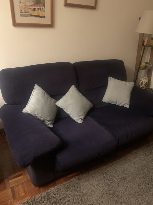 Sofá 2 lugares azul escuro