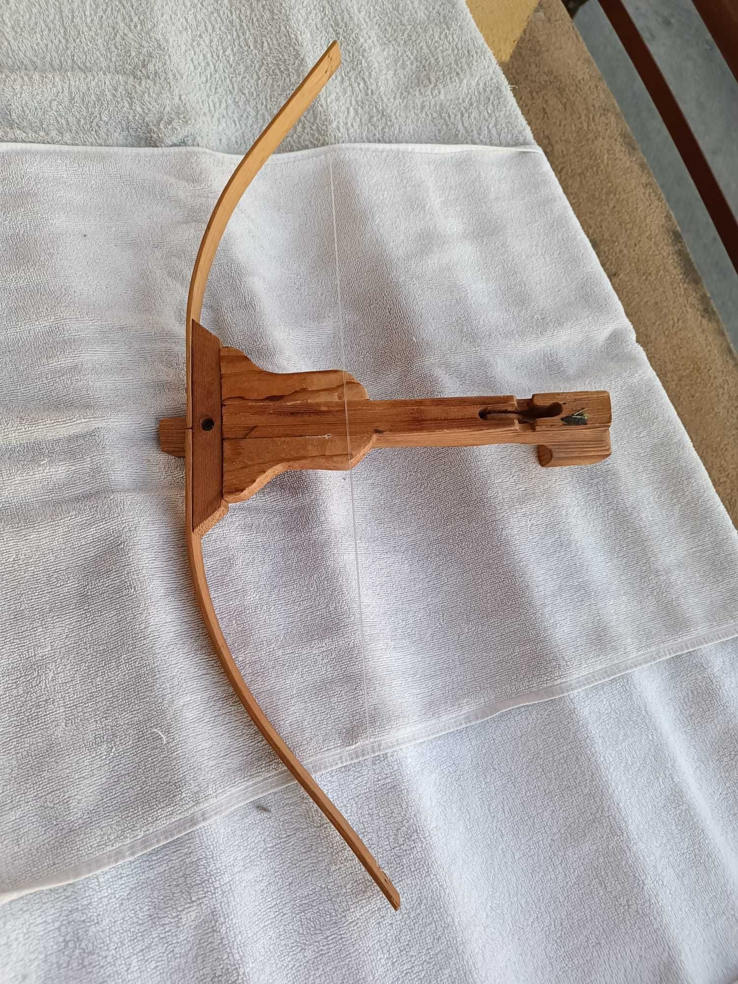 Besta Mediaval - Brinquedo para Crianças