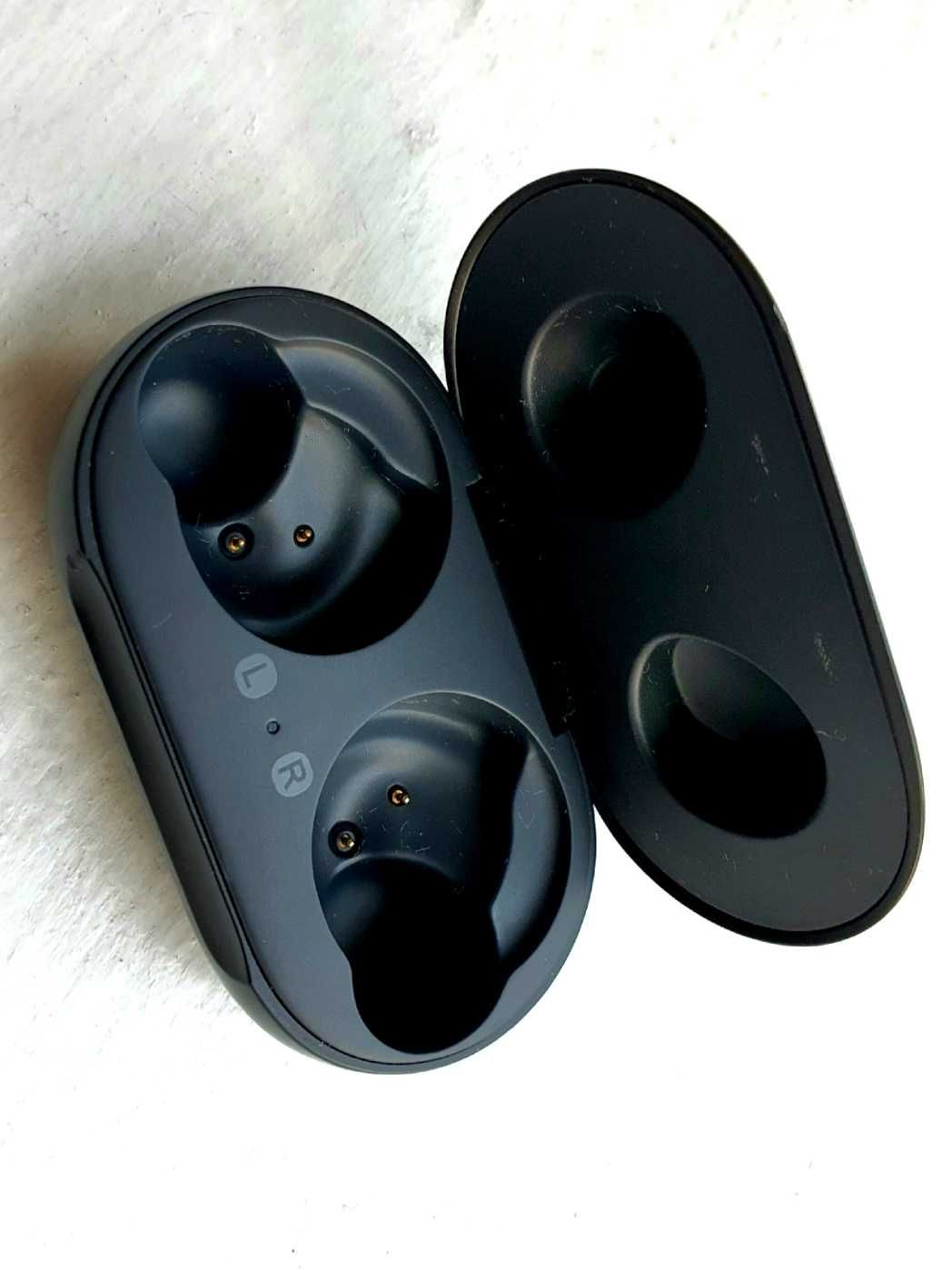 Продам нерабочий оригинальный кейс Samsung Galaxy Buds Buds+ Buds Plus