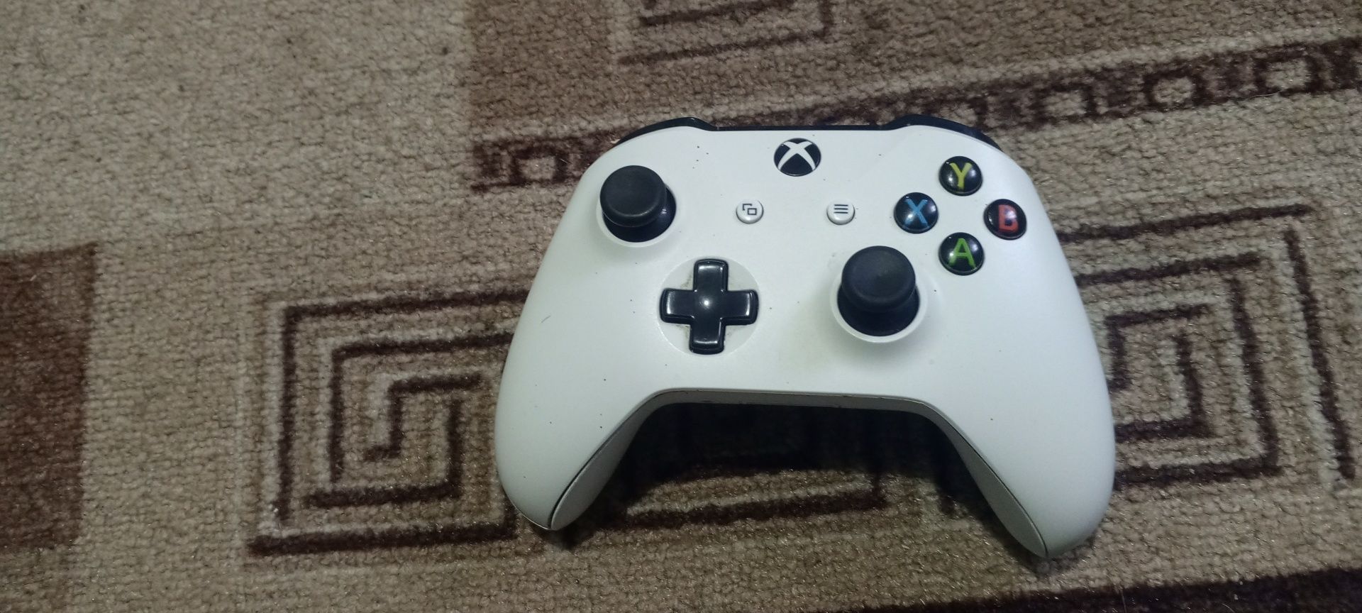 Xbox one s 500 GB Срочно