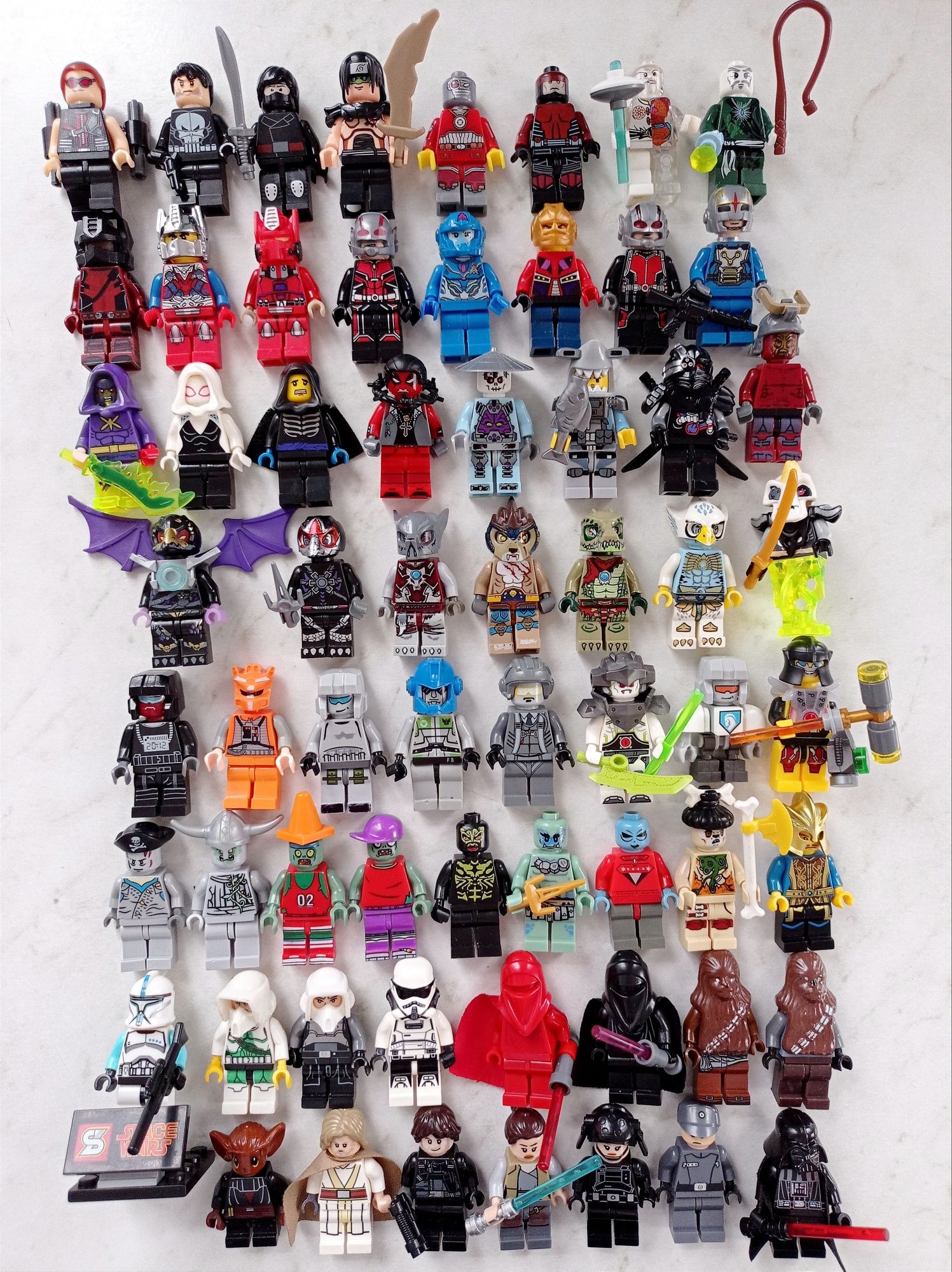 Фигурки для Лего новые + б/у + в подарок подставка