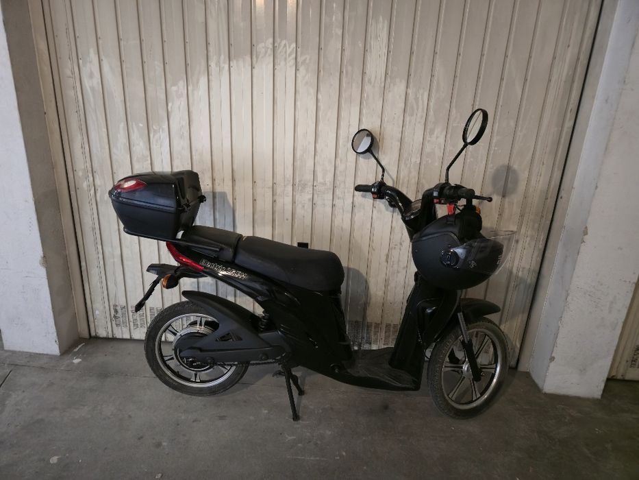 Moto Elétrica  A Funcinar Perfeitamente