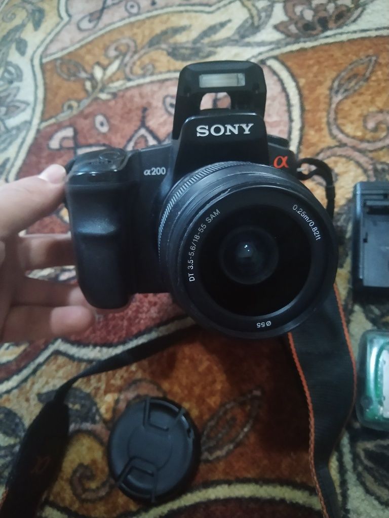 Sony dslr a200 + об'єктив sony sal1855, фотоапарат флешка