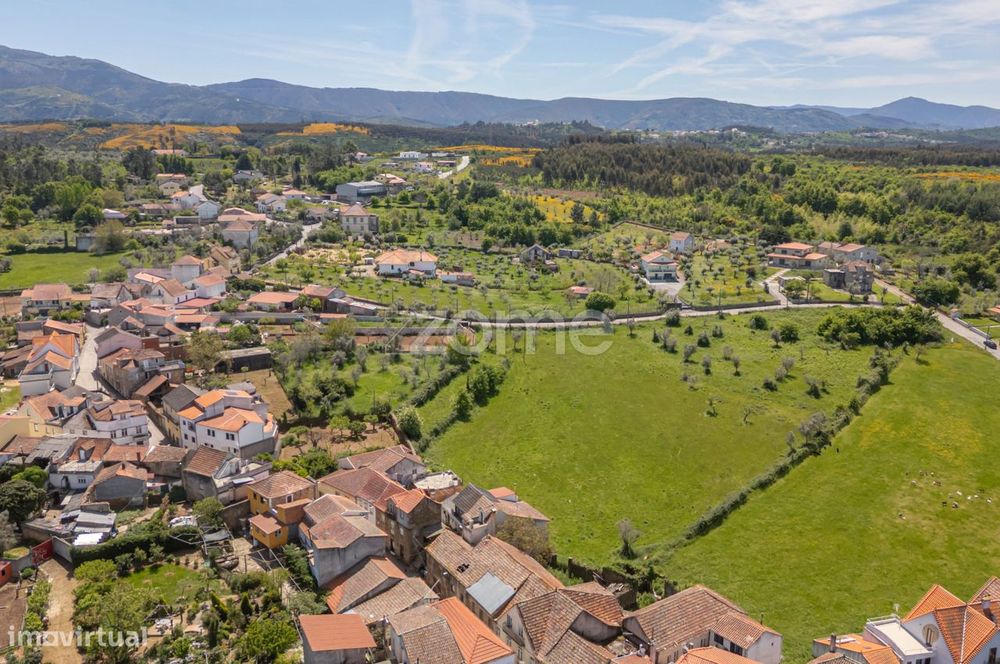 Moradia T4 em Ruina |Carragozela - Seia