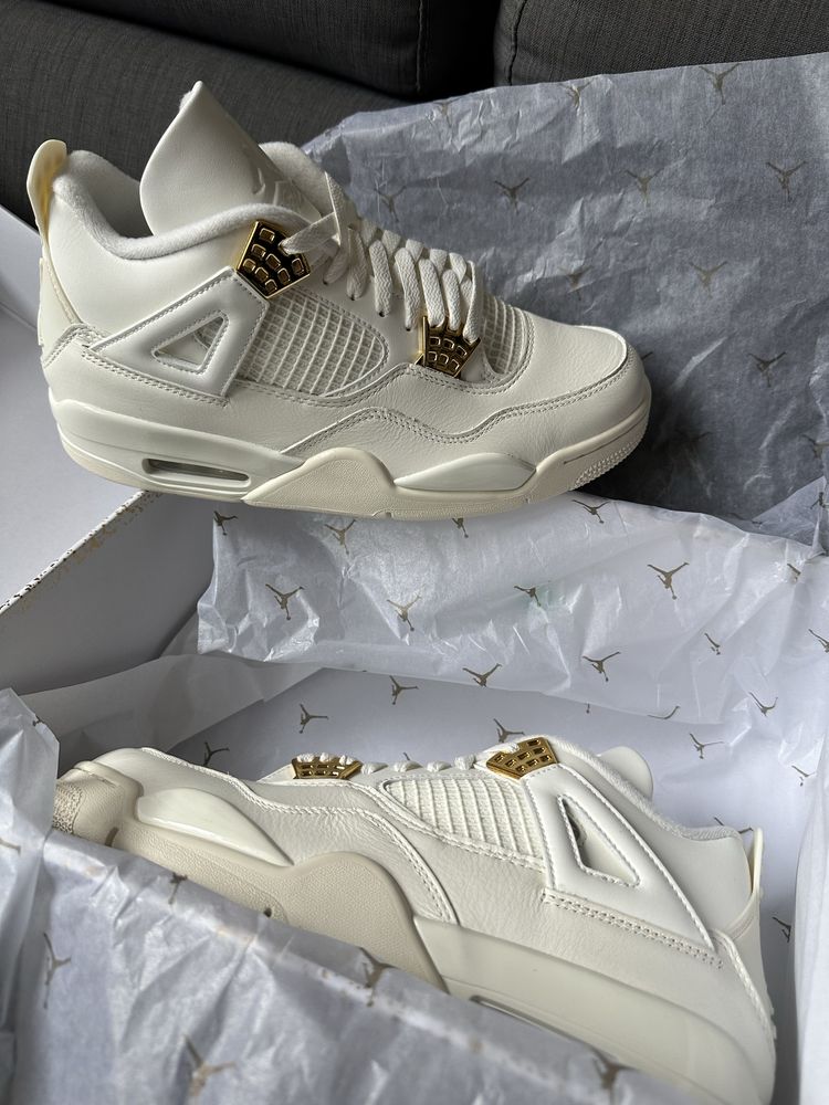 Jordan 4 Retro Metallic Gold