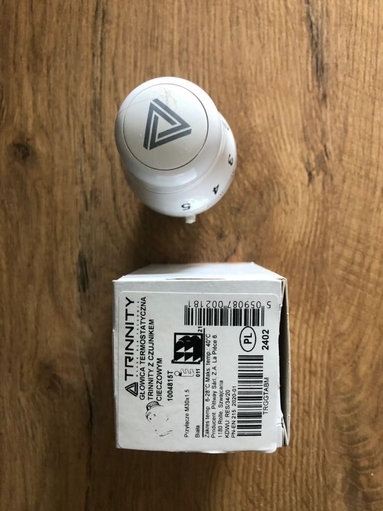 Grzejnik płytowy Vonova COSMO G22 60x52 + głowica termostatyczna