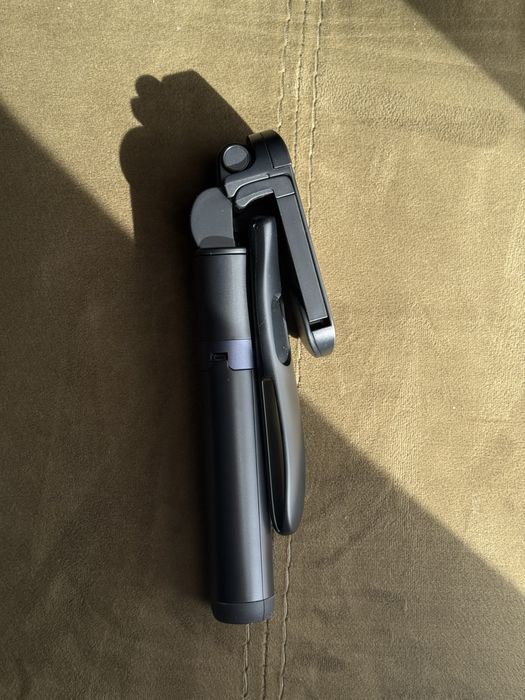 Трипод штатив Yuemi Bluetooth YMZPG001