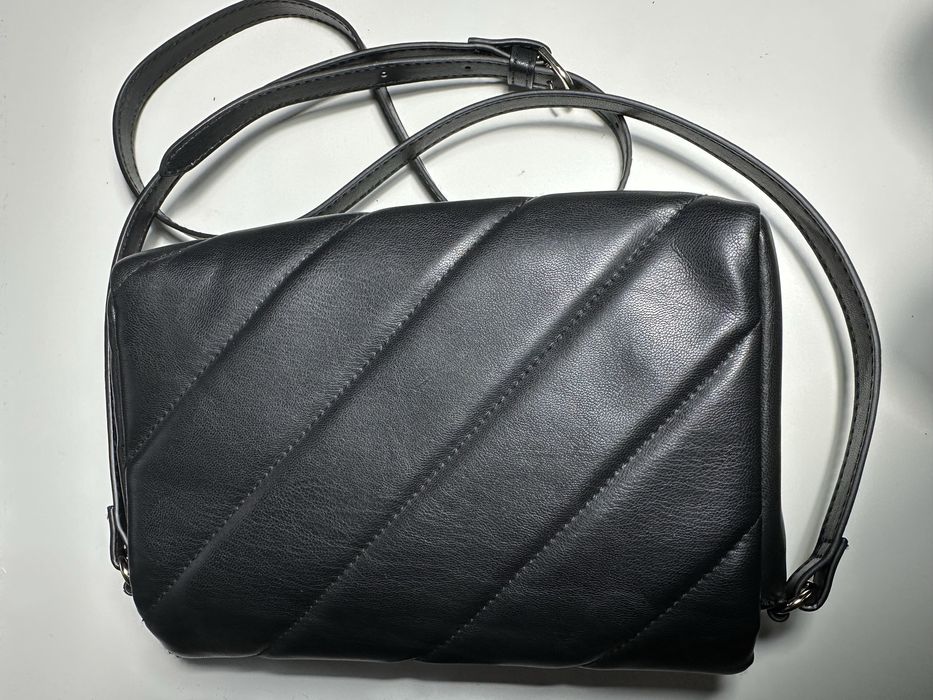 Torebka na ramię H&M,czarna picowana