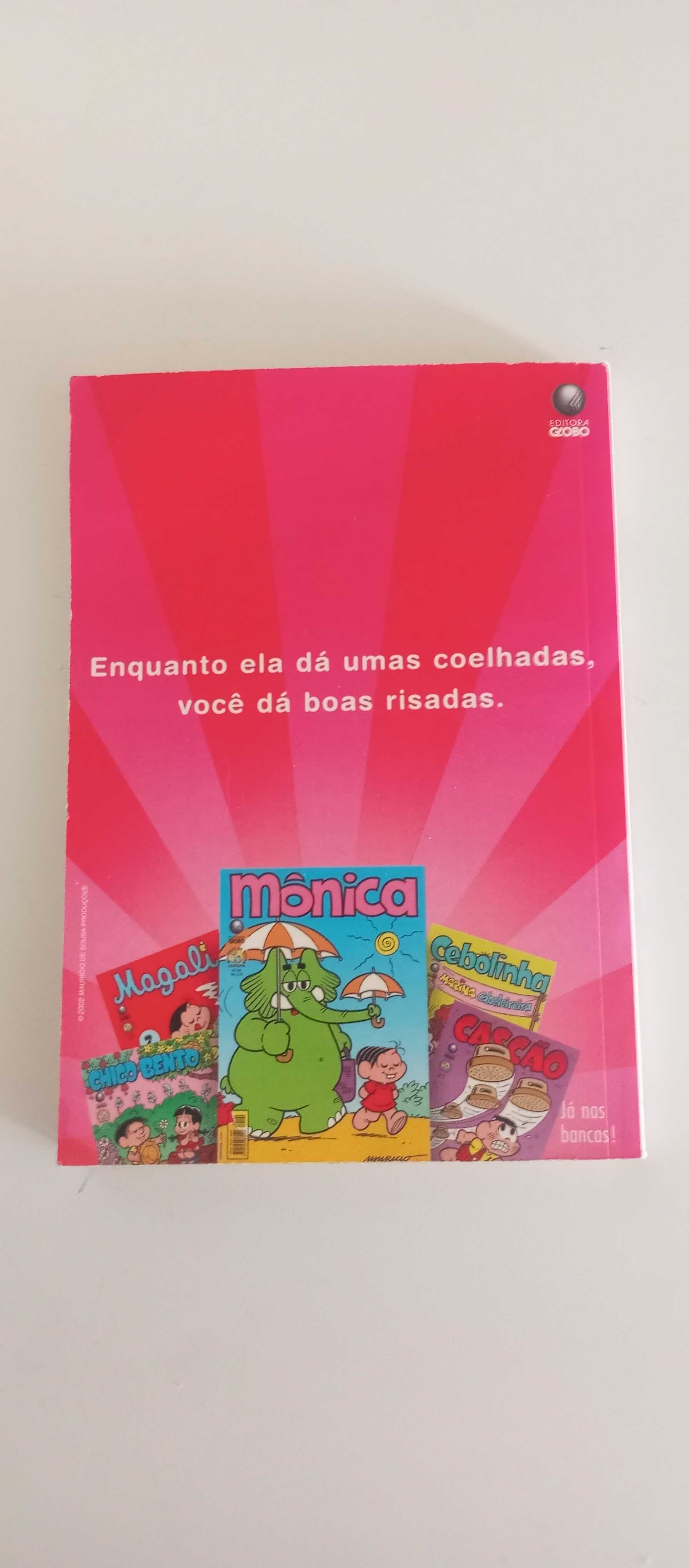Livro de banda desenhada Monica