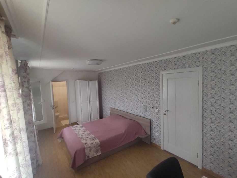 Житло проживання кімнати апартаменти квартира готель Берегове