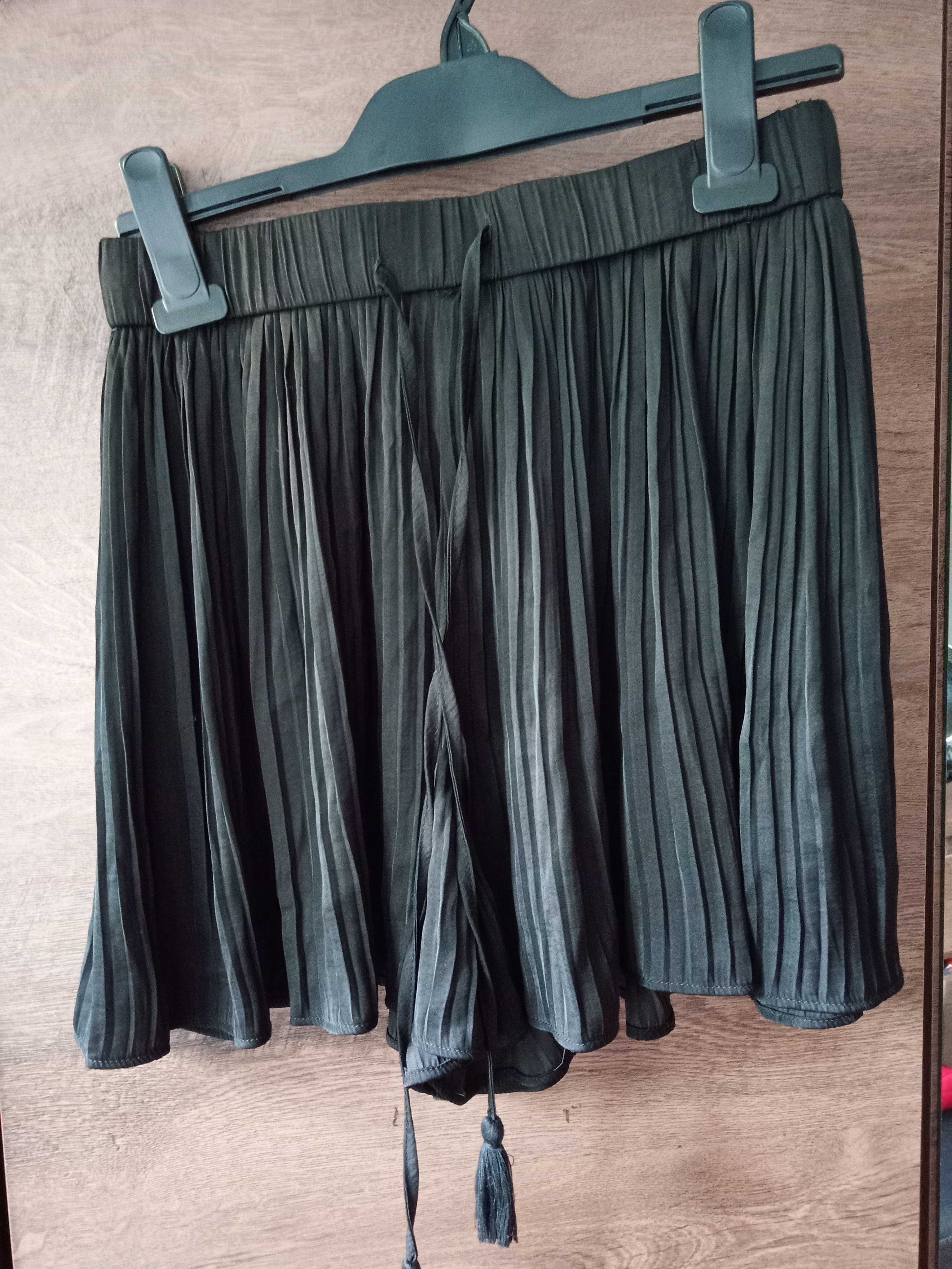 ZARA plisowane czarne spodenki wyglądające jak spódnica XS 34