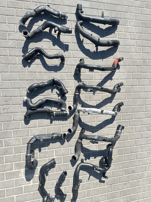 Патрубок інтеркулера, патрубок турбіни Гольф Октавія Пассат Б6 Тоуран